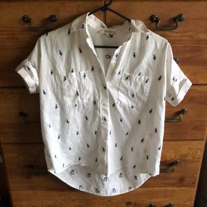 Short sleeve printed courier button down